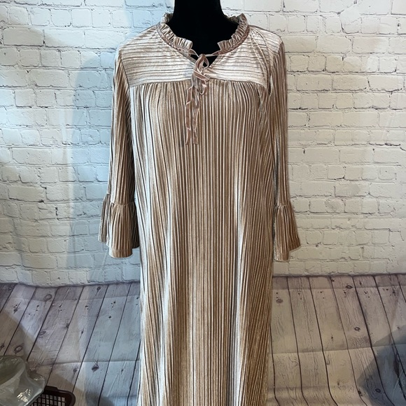 Bob Mackie Dresses & Skirts - Medium Bob Mackie floor length dress. Bell sleeve. Medium weight.New with tags.